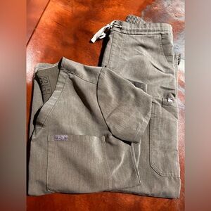 Figs Charcoal Scrub Set